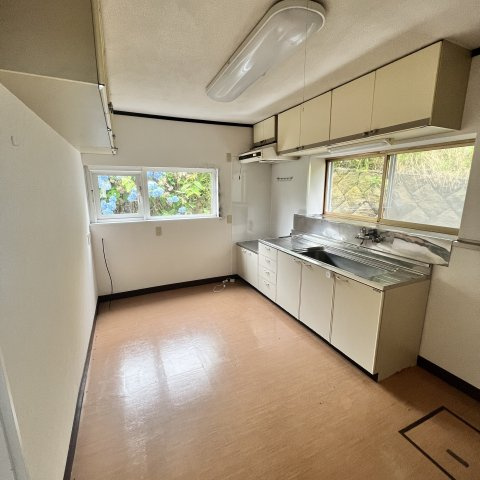 室蘭市母恋南町３丁目１５－９戸建のキッチン