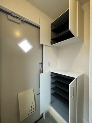 【玄関】 | Raffine【SHM】 | シューズボックスがあるので玄関がすっきり片付きます♪お客様のお出迎えもスムーズに☆