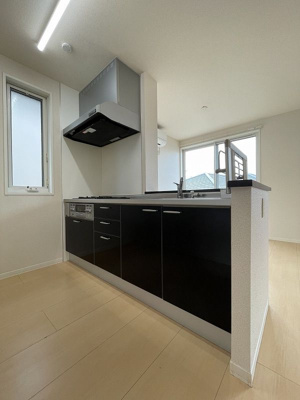 【キッチン】 | Raffine【SHM】 | 女性に人気な対面式キッチンです♪お話しながら料理ができるって嬉しい☆