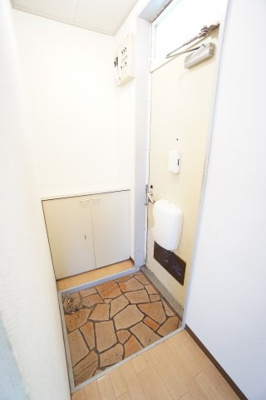 【玄関】 | ハイツゆかり | ※同物件・反転タイプの写真です。