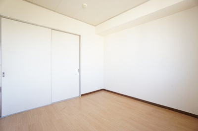 【寝室】 | ハイツゆかり | ※同物件・反転タイプの写真です。