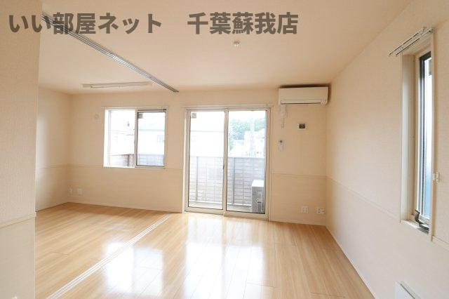 アマービレ　A棟の居間・リビング|こちらの居間で趣味の時間をお楽しみください