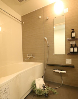 【浴室】 | 宝塚・清荒神ヒルズ | 新品の浴室ユニットバスです♪一日の疲れを癒してくれます！浴室乾燥機付きで雨の日のお洗濯物も困りませんね(^^)