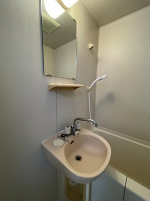 【洗面所】 | KSハイム・Ⅰ | 明るい洗面所です
