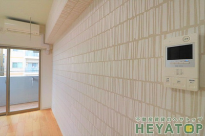 【セキュリティ】 | RIVO浅間町 | モニター付きドアホンで安心確認（同仕様写真）