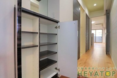 【玄関】 | RIVO浅間町 | 玄関シューズボックス（同仕様写真）