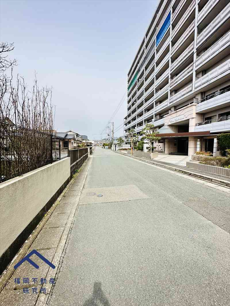 アンピール教育大前の周辺