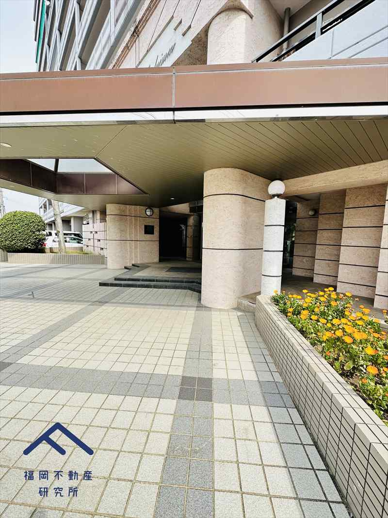 アンピール教育大前のエントランス