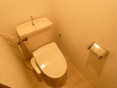 【トイレ】 | Gleason Garden | 温水洗浄便座付き