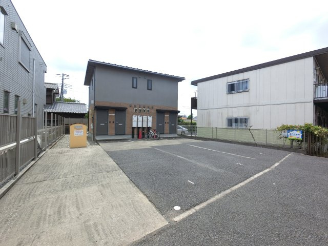 【駐車場】