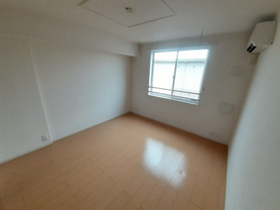 【居間・リビング】 | サンライズ・レジデンス　Ⅱ | 居室・リビング