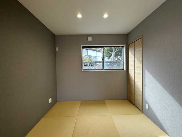 浜坂３丁目☆未入居物件の和室