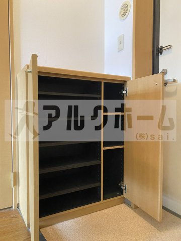 ティーエヌコートの玄関