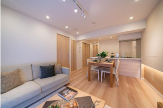 【外観】 | 奥行きのあるLDK。家具の配置がしやすくなっています。