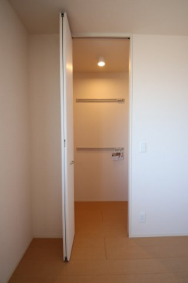 【収納】 |  レジデンシア藤沢台 | ウォークインクローゼット