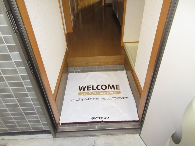 シャトーブリリアントの玄関