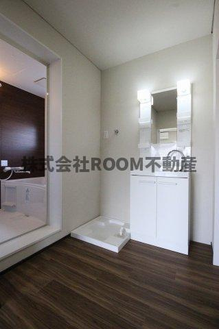 フォルチュナパークサイドの洗面所|広い洗面スペース