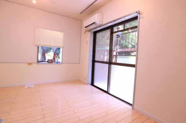 ファーストマンションの洋室