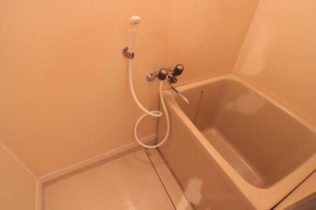 ファーストマンションの浴室