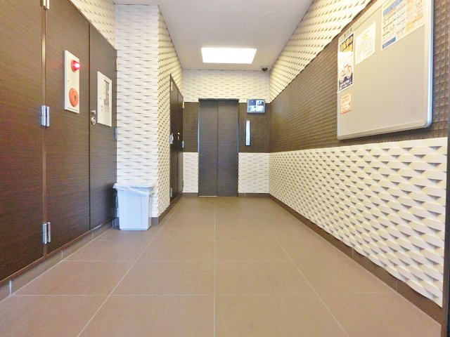 プレアデス元町のロビー