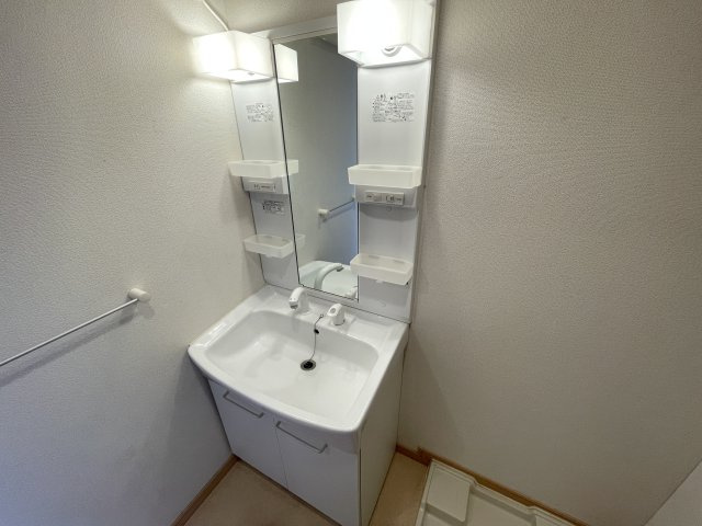 ポチハウスの洗面所|独立洗面台