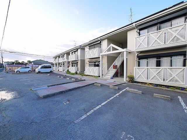 サニーコート観世Bの駐車場|駐車場があります