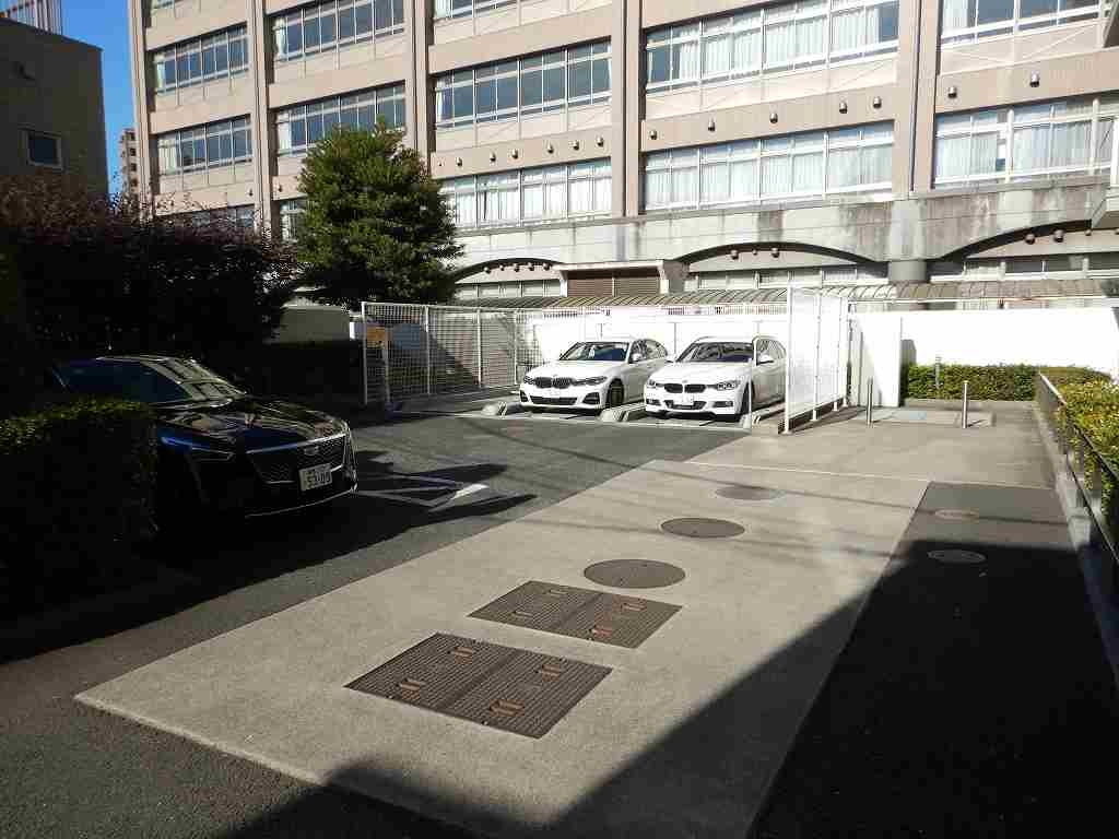 サンウッド文京東大前エストライフの駐車場