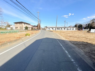 【前面道路含む現地写真】