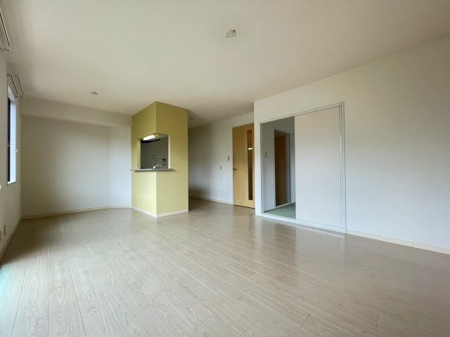 サニーヴィラ（桜が丘）の居間・リビング