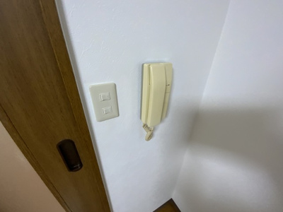 【設備】 | グローリーⅠ | 受話器付きインターホンです