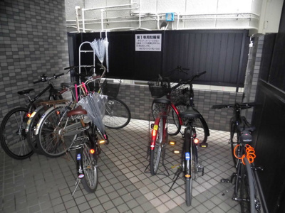 【その他共用部分】 | グローリーⅠ | 建物内にある駐輪場です