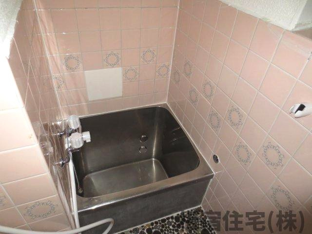 【浴室】 | 大黒町枝松貸家 | 日々の疲れを癒すお風呂付です