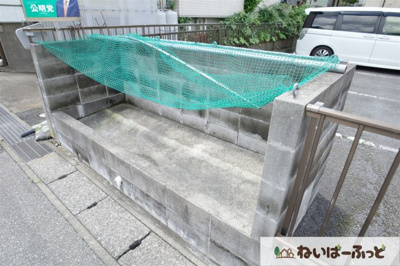 【その他共用部分】 | ファミーユ川戸 | ゴミ捨てもお出かけ前にポイっと。