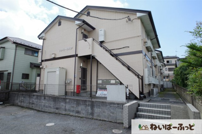 【外観】 | ファミーユ川戸 | 中階段式で贅沢なつくりになってます！