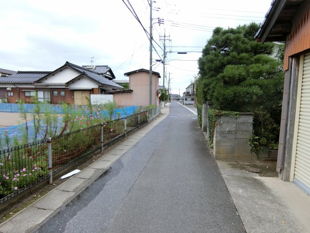 旗ヶ崎８丁目売地の前面道路含む現地写真