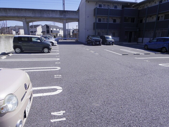 トルビヨンの駐車場