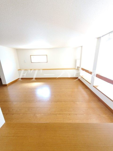 ＴＯＭ　ＨＩＬＬＳ津田沼の居間・リビング