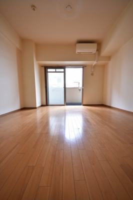 【居間・リビング】 | プレサンス神戸みなと元町 | 反転タイプです