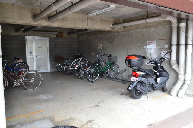 セザール香里ヶ丘のその他共用部分|駐輪所あり