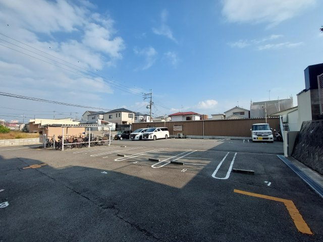 YF宮山台ガーデンの駐車場