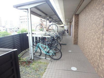 【その他共用部分】 | エトールⅩ | 屋根付き駐輪スペースです