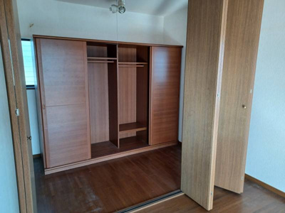 【収納】 | 高知市福井町　中古売家　5SLDK | 納戸　換気窓あり