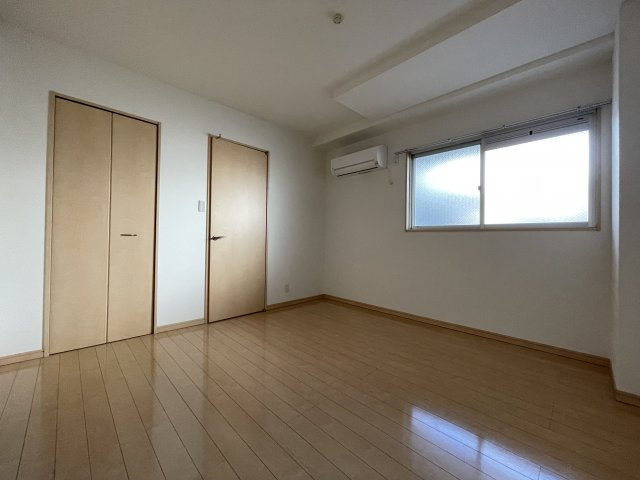アミルV番館の洋室