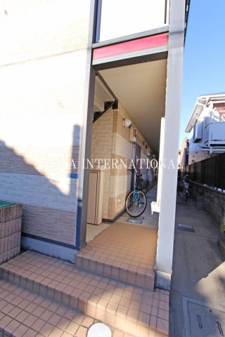 レオパレスボナールのエントランス