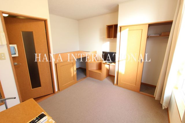 レオパレスボナールの居間・リビング