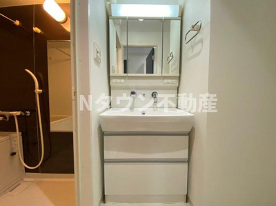 【独立洗面台】 | フェアリー | 朝の支度にも助かる、独立の洗髪洗面化粧台