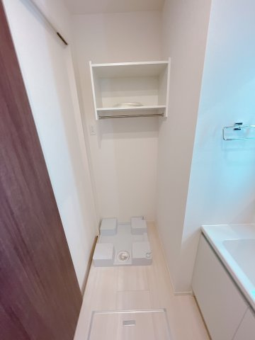 加古川市平岡町新在家のアパートの洗面所