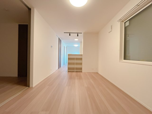 加古川市平岡町新在家のアパートの居間・リビング