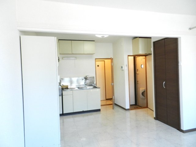 本町サンハイツの居間・リビング