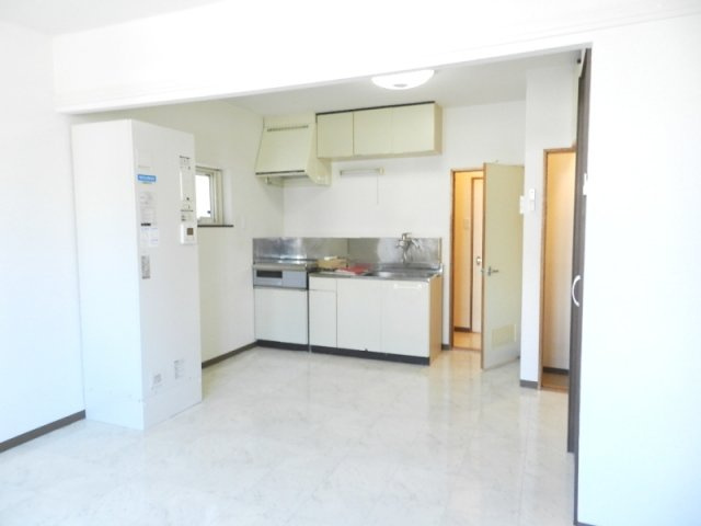 本町サンハイツの居間・リビング